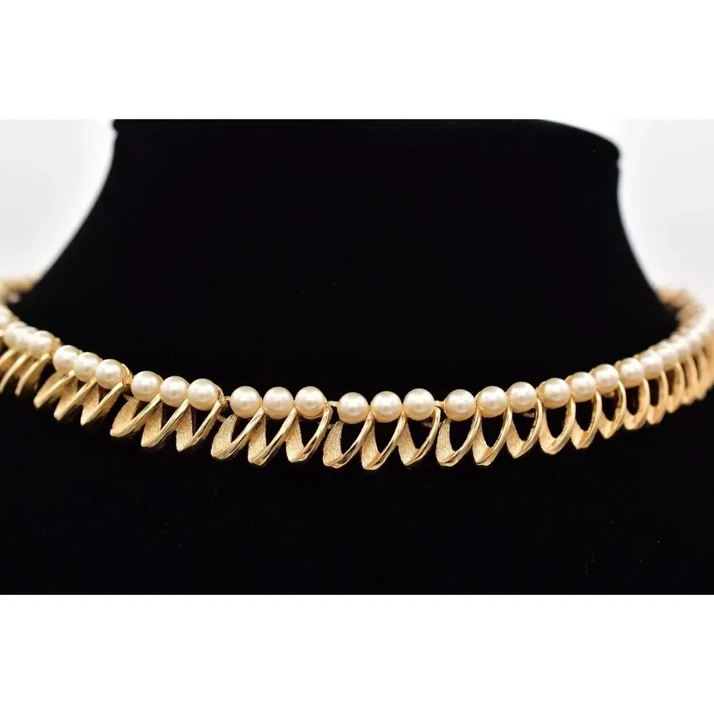Crown Trifari Vintage Choker Necklace Pearl Brushed Gold Signed 50s 1940s BinBL